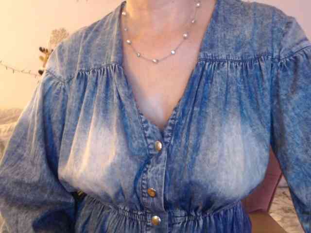 goodSnowQueen webcam