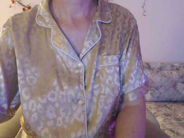 goodSnowQueen webcam