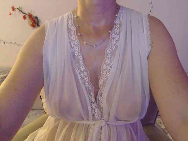 goodSnowQueen webcam