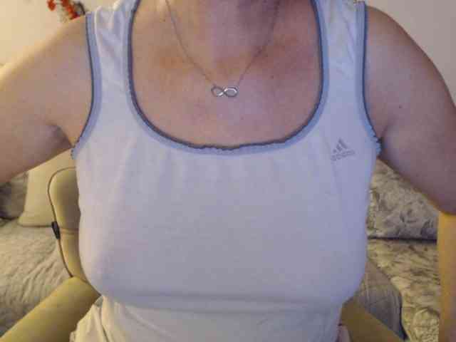 goodSnowQueen webcam