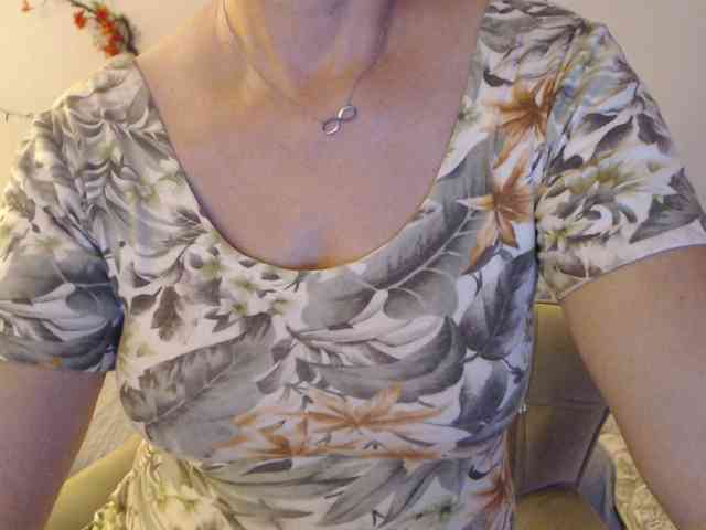 goodSnowQueen webcam