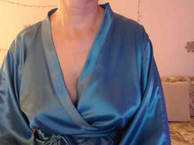 goodSnowQueen webcam