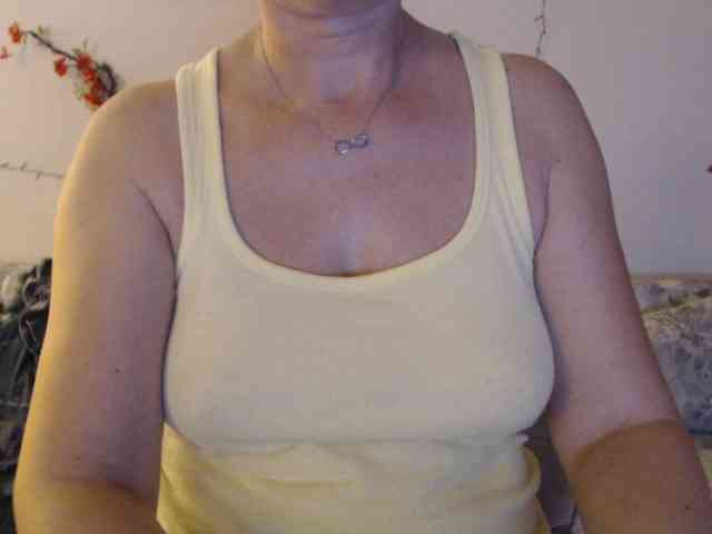 goodSnowQueen webcam