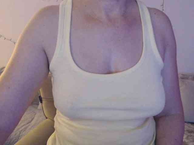 goodSnowQueen webcam