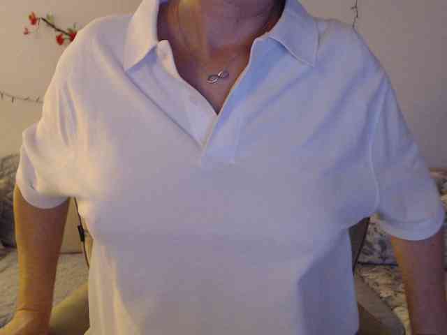 goodSnowQueen webcam
