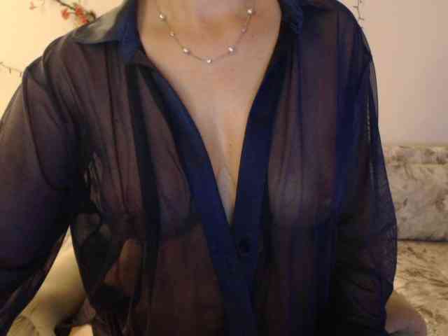 goodSnowQueen webcam