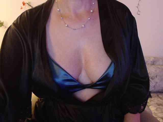 goodSnowQueen webcam