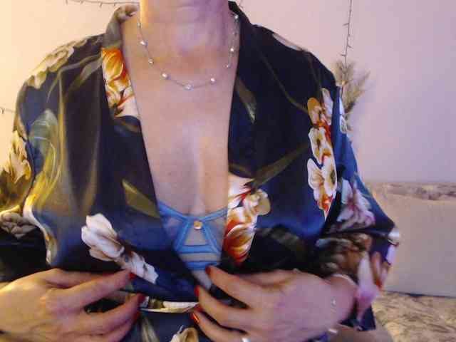 goodSnowQueen goodSnowQueen