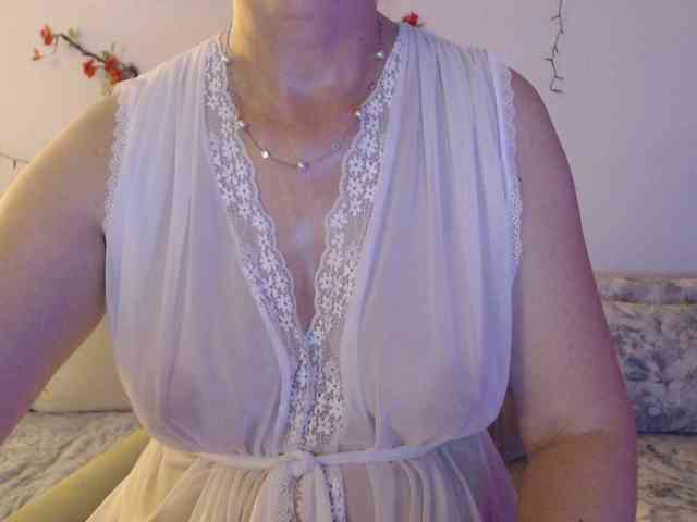 goodSnowQueen webcam