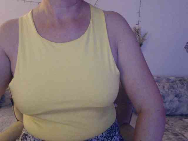 goodSnowQueen webcam