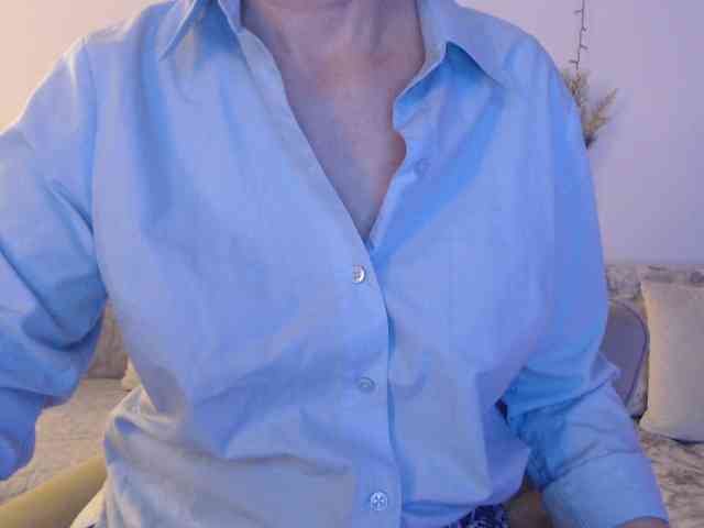 goodSnowQueen webcam