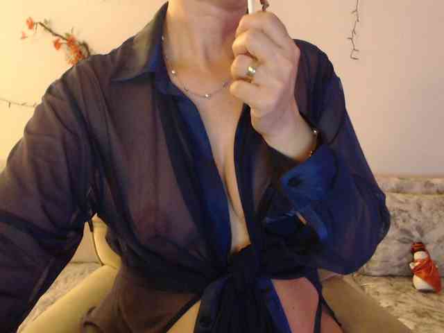 goodSnowQueen webcam