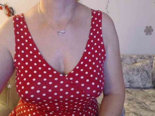 goodSnowQueen webcam