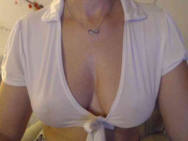 goodSnowQueen webcam