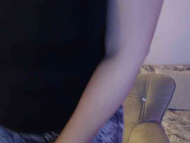 goodSnowQueen webcam