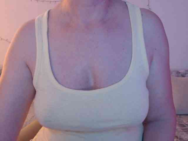 goodSnowQueen webcam