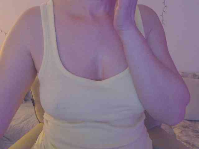 goodSnowQueen webcam