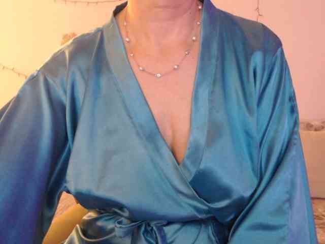 goodSnowQueen webcam