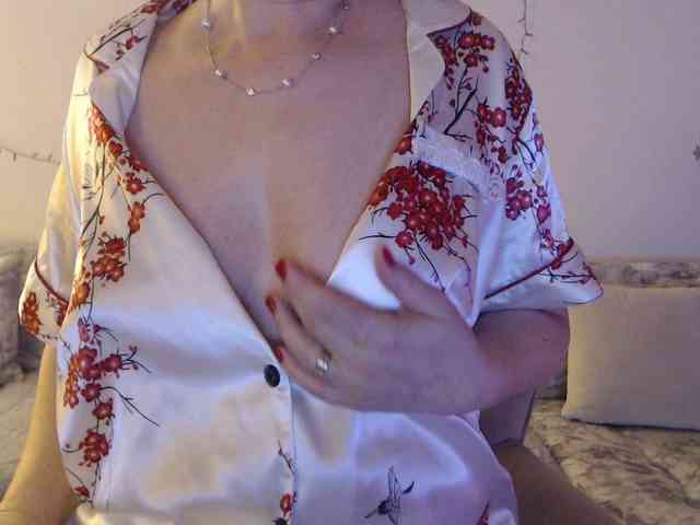 goodSnowQueen webcam