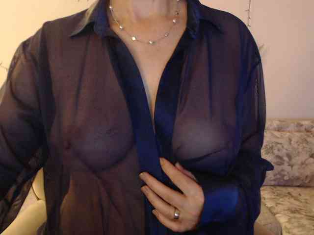 goodSnowQueen webcam