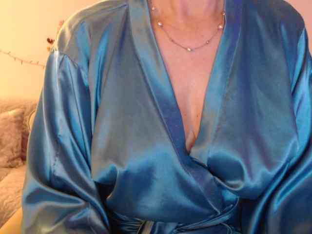 goodSnowQueen goodSnowQueen