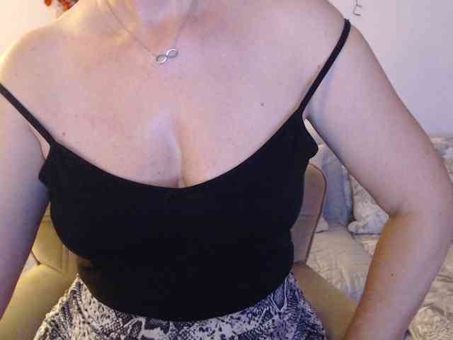 goodSnowQueen webcam