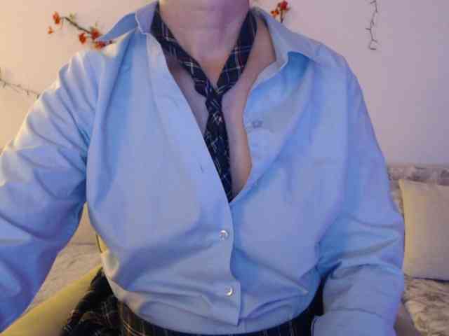goodSnowQueen webcam