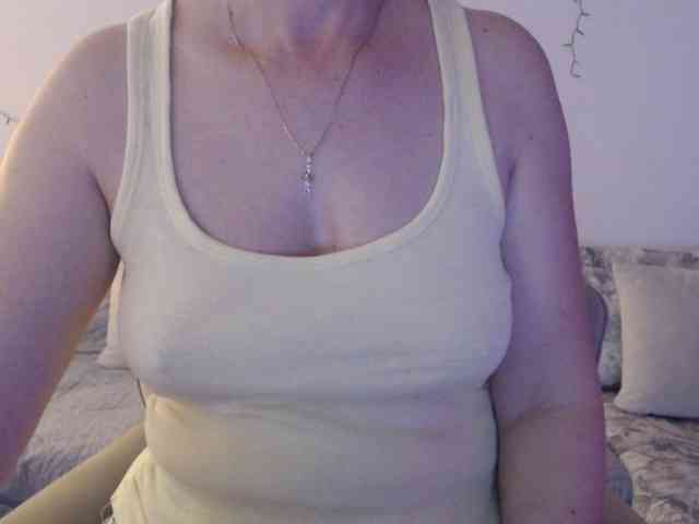 goodSnowQueen webcam