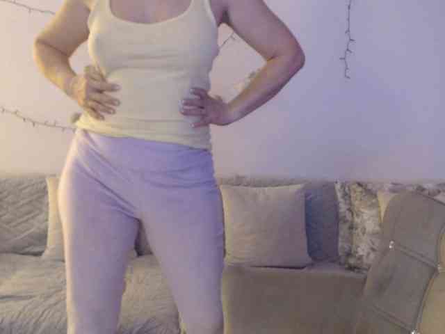 goodSnowQueen webcam