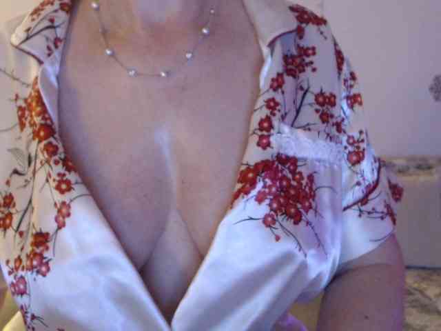 goodSnowQueen webcam