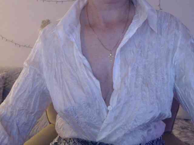 goodSnowQueen webcam