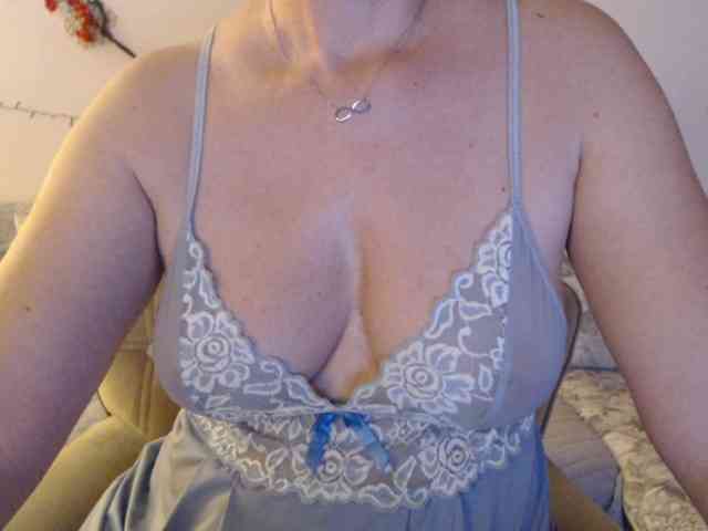 goodSnowQueen webcam