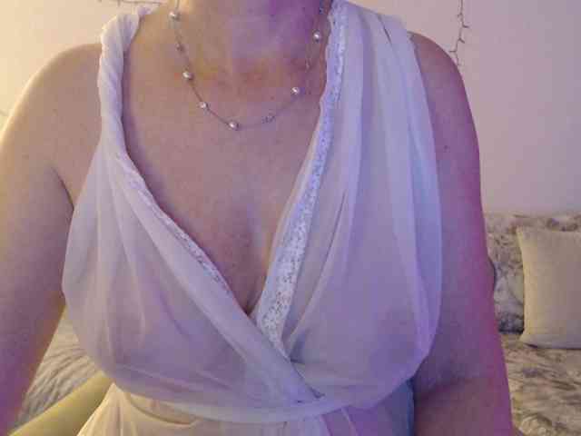 goodSnowQueen webcam