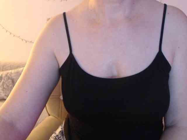 goodSnowQueen webcam