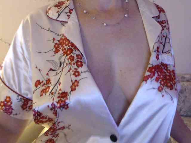 goodSnowQueen webcam