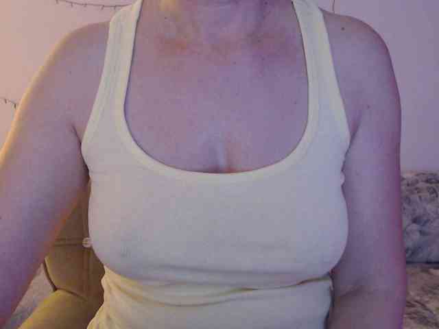 goodSnowQueen webcam