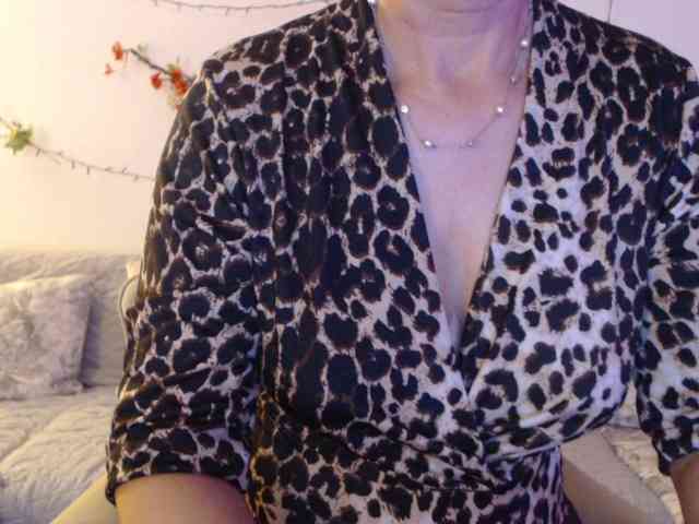 goodSnowQueen webcam