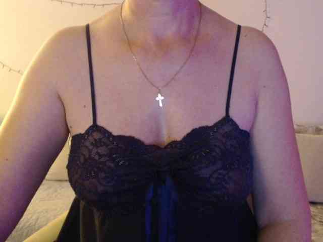 goodSnowQueen Live Webcam on BongaCams