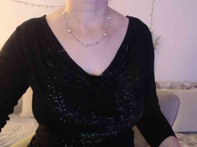 goodSnowQueen webcam