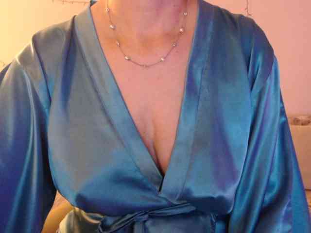 goodSnowQueen webcam