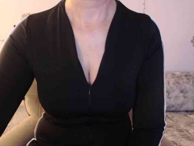 goodSnowQueen webcam