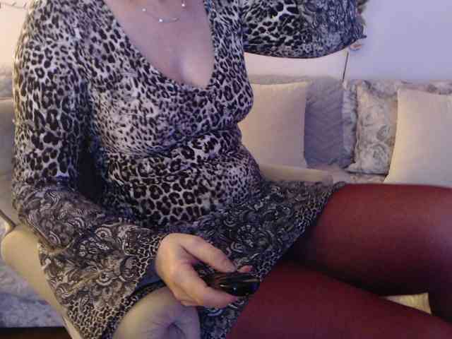 goodSnowQueen webcam