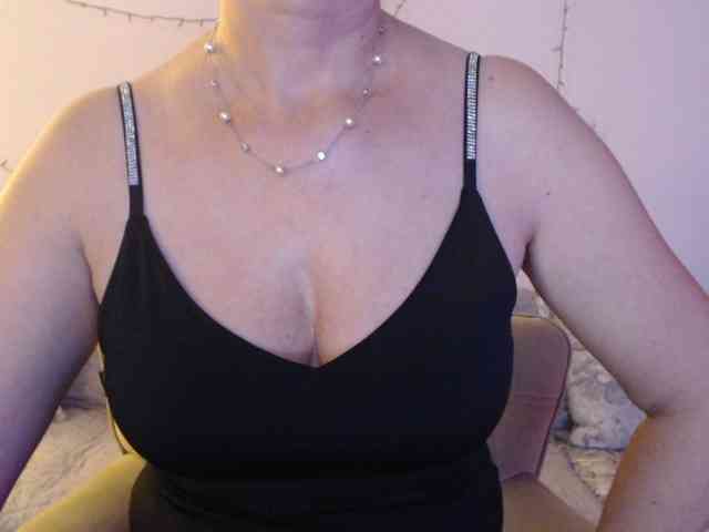 goodSnowQueen webcam