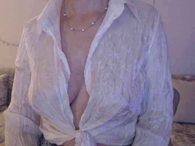 goodSnowQueen webcam