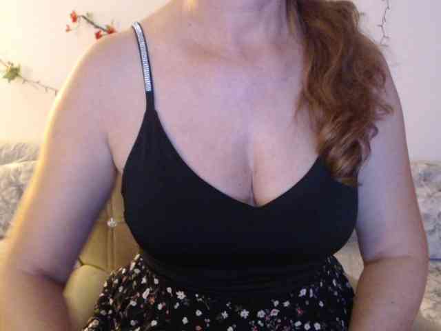 goodSnowQueen webcam
