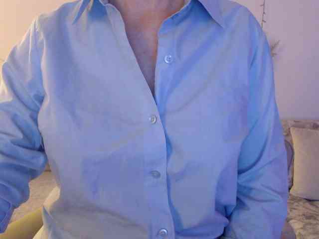 goodSnowQueen webcam