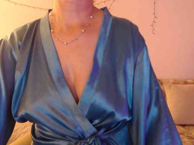 goodSnowQueen goodSnowQueen