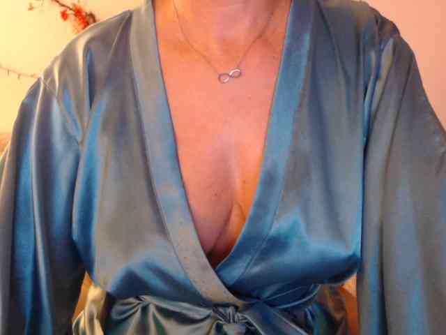 goodSnowQueen webcam