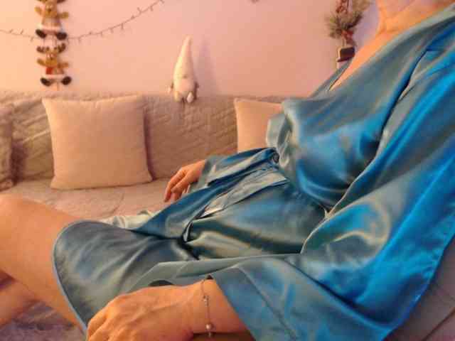 goodSnowQueen webcam