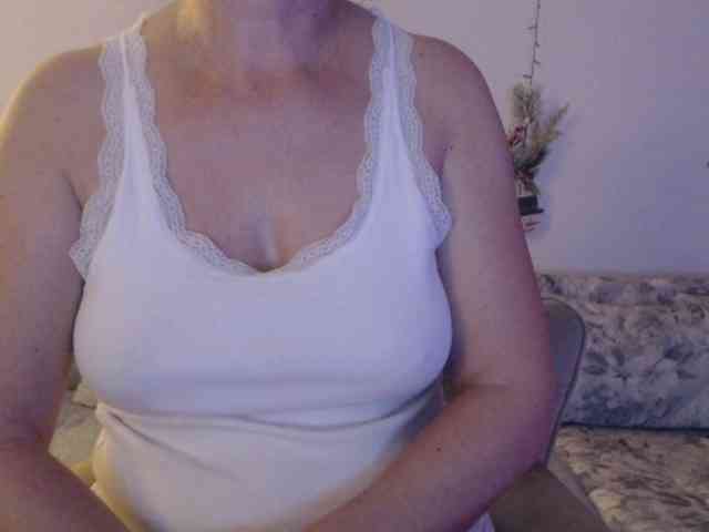 goodSnowQueen Live Webcam on BongaCams